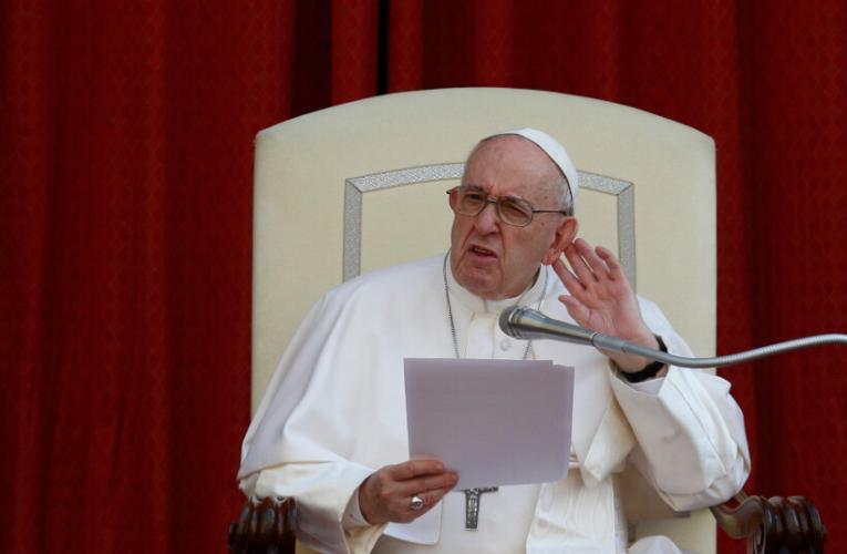 Prayer is like a musical score, giving life melody, meaning, pope says