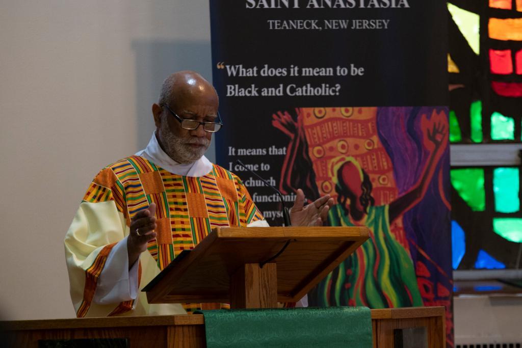 The Archdiocese of Newark’s African American, African, and Caribbean Apostolate celebrated Black History Month with a special Mass and Synod listening session at St. Anastasia Church in Teaneck with Bishop Michael A. Saporito on Feb. 6, 2022. (Photo by Julio Eduardo Herrera/Archdiocese of Newark)