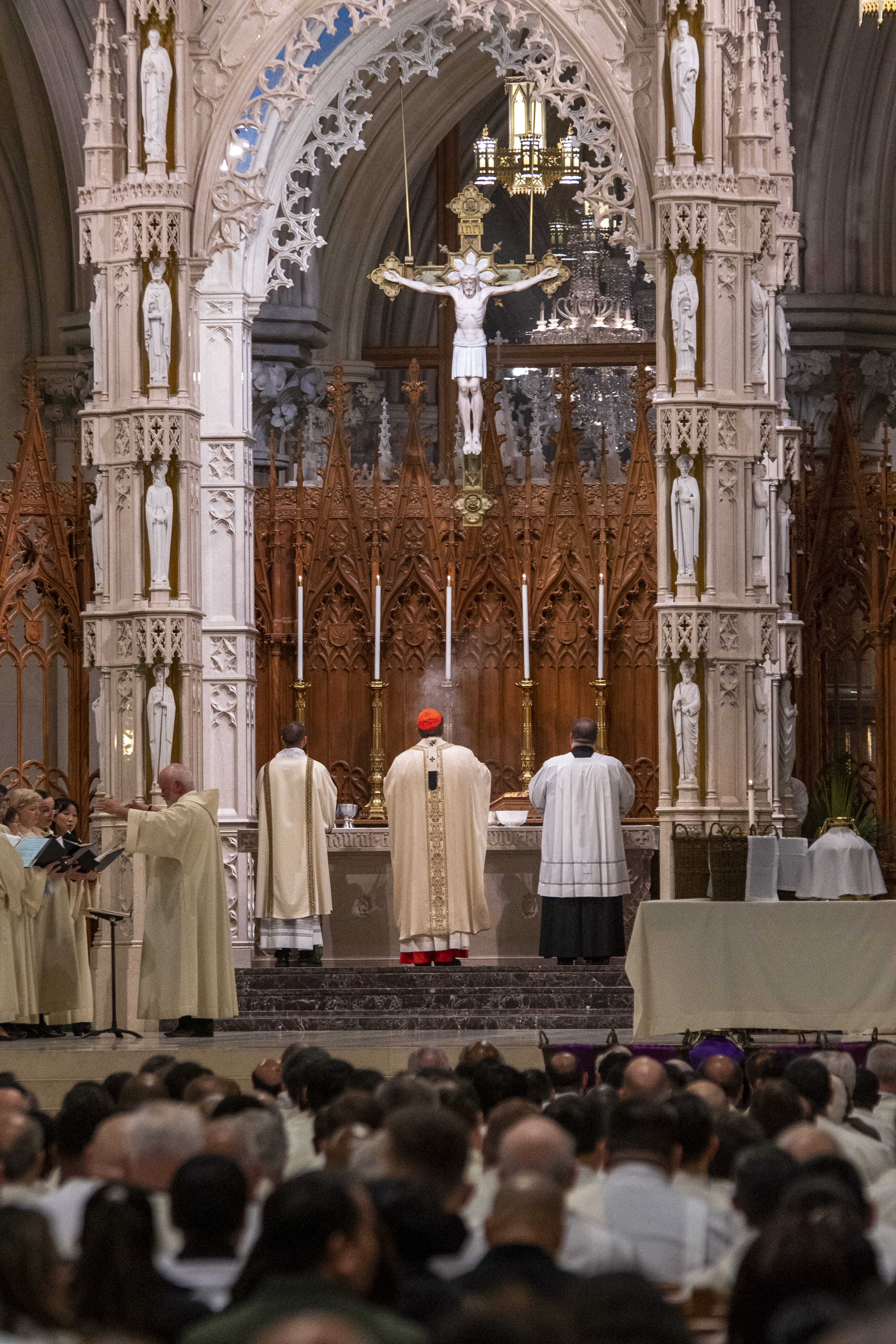 Cardinal Joseph W. Tobin, C.Ss.R., celebrated the Chrism Mass at the Cathedral Basilica of the Sacred Heart in Newark on April 11 with auxiliary bishops, priests, deacons, consecrated religious and lay faithful of the Archdiocese of Newark. (By Julio Eduardo for the Archdiocese of Newark).