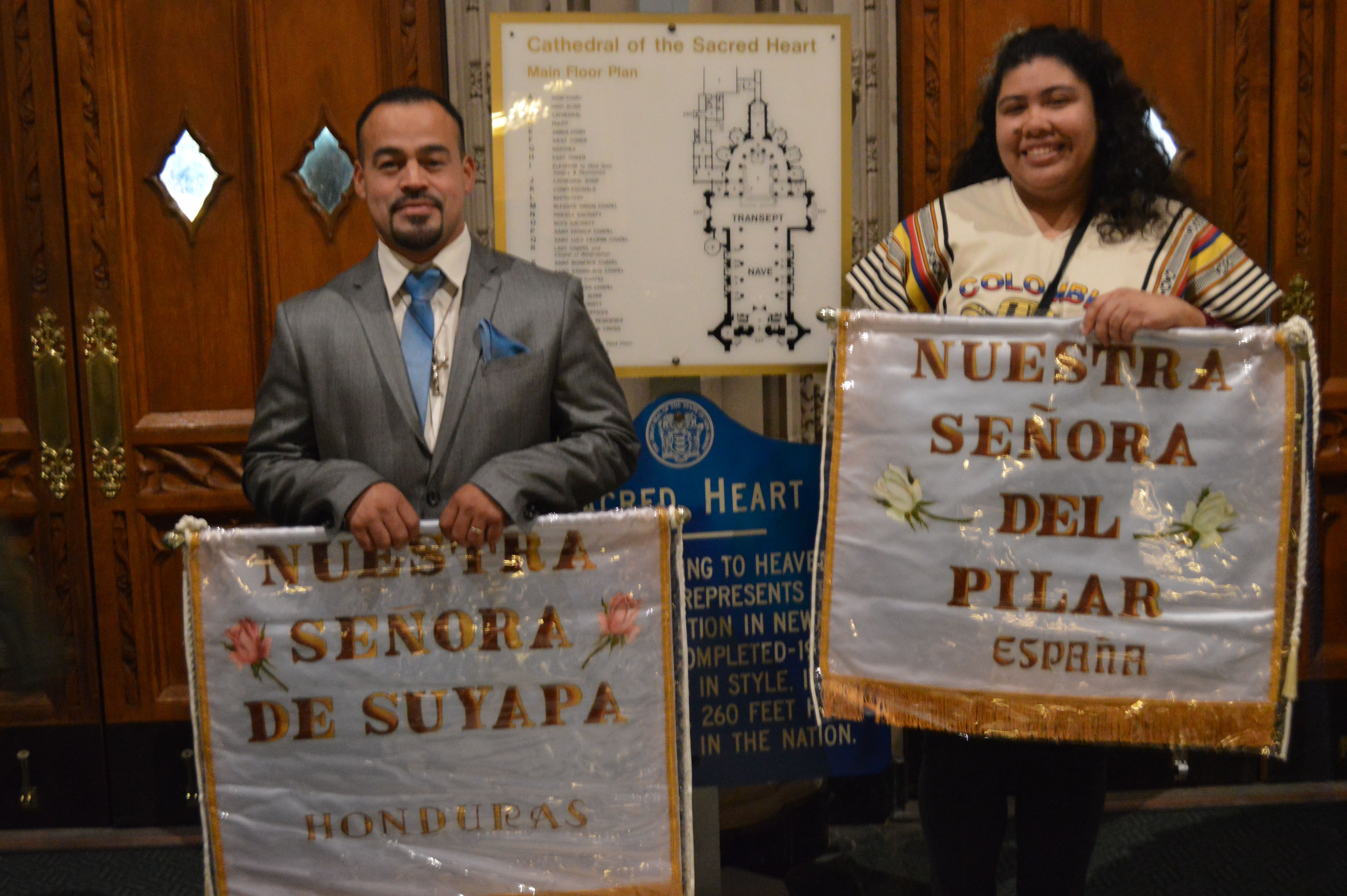 Celebración De La Herencia Hispana, Dos Columnas En El Ministerio ...