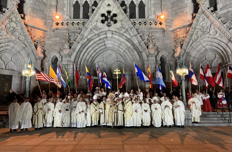 Celebración de la Herencia Hispana, dos columnas en el ministerio hispano reciben reconocimiento