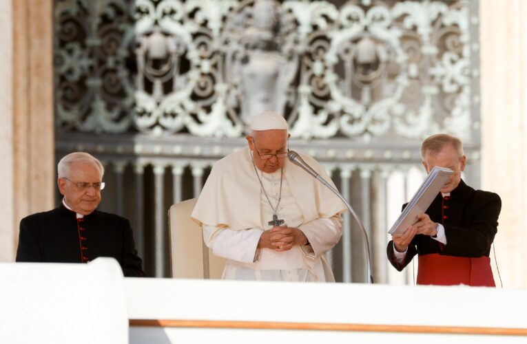 Pope condemns terrorism, but expresses concern for Gaza civilians