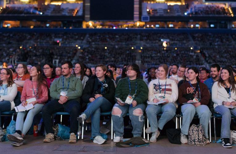 Thousands of Catholics gather in St. Louis to go on mission, ‘be the light’ at SEEK24