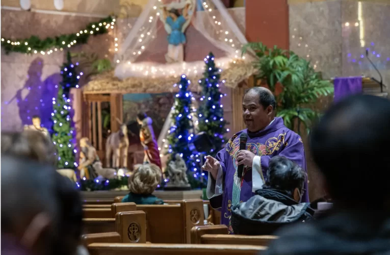 Filipino Catholics celebrate Simbang Gabi (Video)