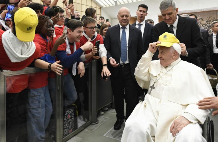 Pope asks Catholic groups to help young people learn a trade, get a job