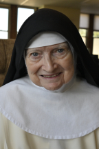 A headshot of Sr Maureen.