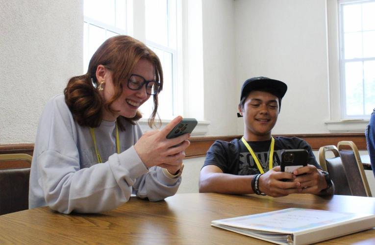 Moms urge Catholic parents to ‘Wait Until 8th’ and delay children’s cellphone use