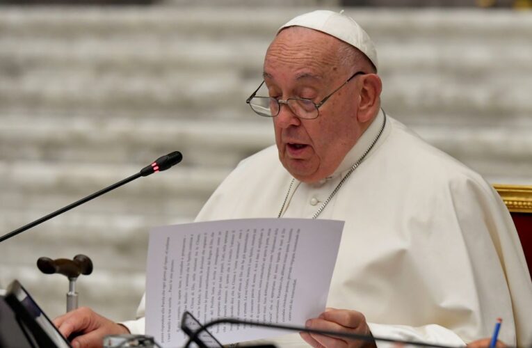 Final synod document is magisterial, must be accepted, pope says