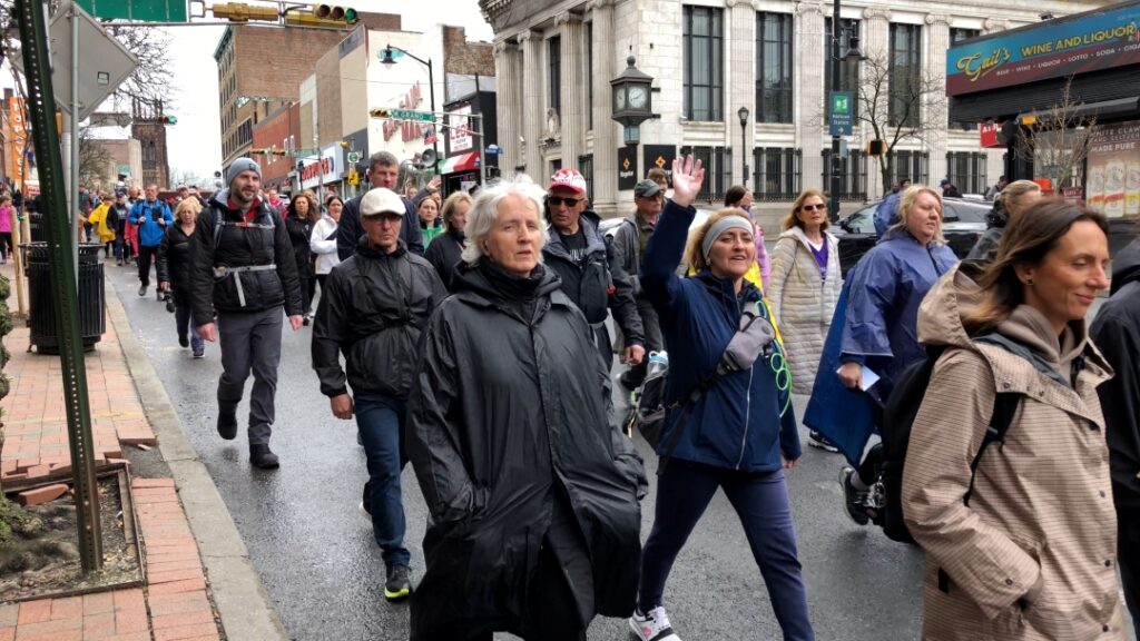 "Ten Miles with Jesus" pilgrim walk through Elizabeth, NJ