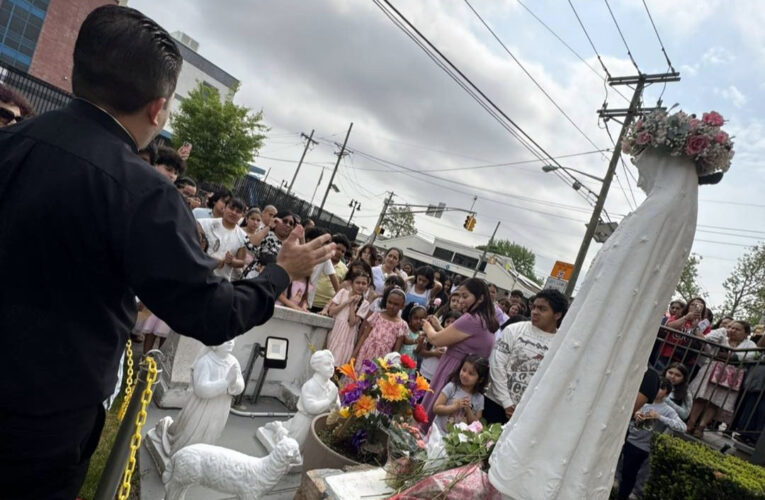 Sights & Sounds: Honoring the Blessed Mother with a crown