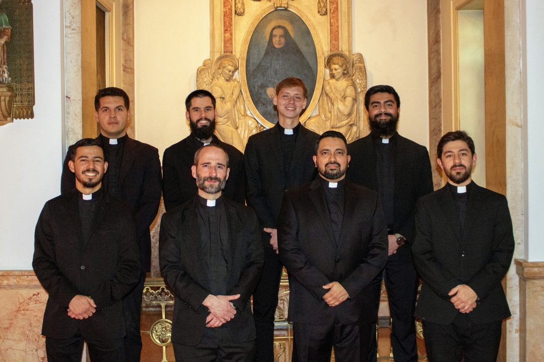 Transitional Diaconate Ordinandi in front of Cabrini shrine 1080