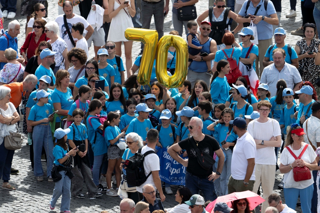 Pope 70 bday balloons