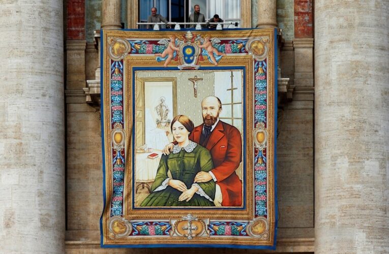 Marriage is a ‘noble, exalted’ vocation, path to holiness, pope says