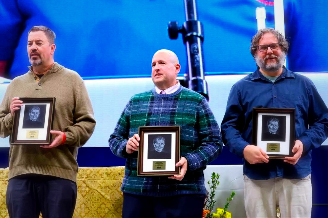 Rich Donovan receiving award