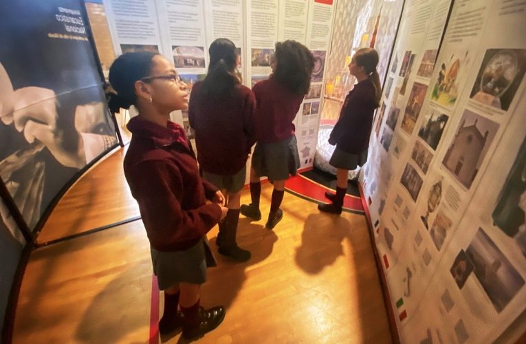 EMX1A - ST PETERS - GIRL STUDENTS