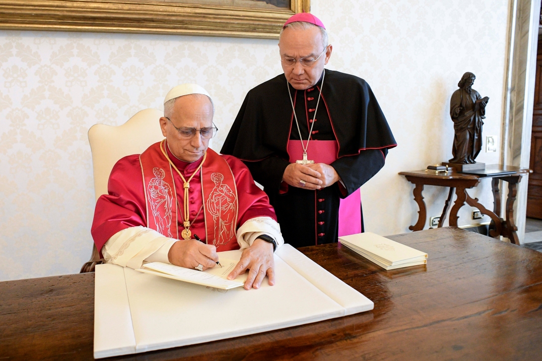 Pope signing apostolic exortation Dilexi Te