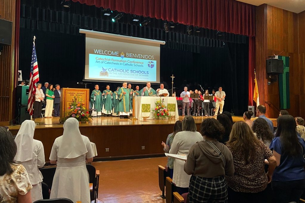 CTFC - Cardinal Tobin celebrates Mass