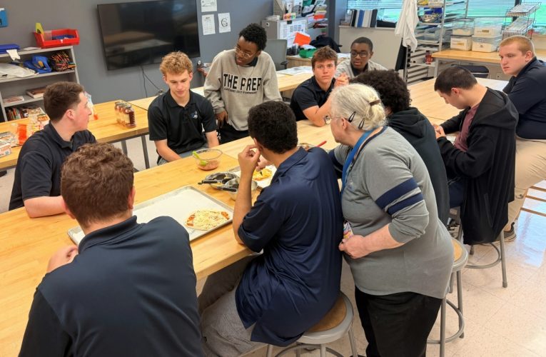 SHPS - Students meet at Academy 1080