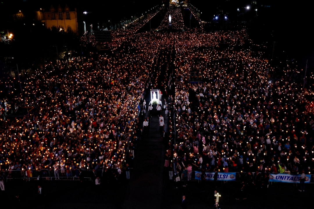 Pope Leo Rosary Lourdes 2