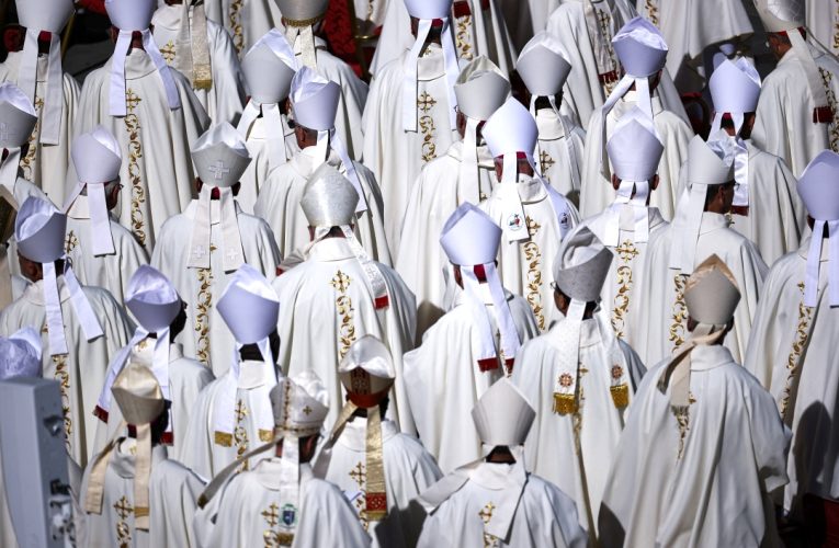 Bishops close meeting at Vatican Oct 14