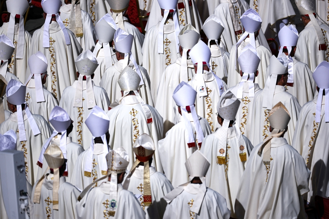 Bishops close meeting at Vatican Oct 14
